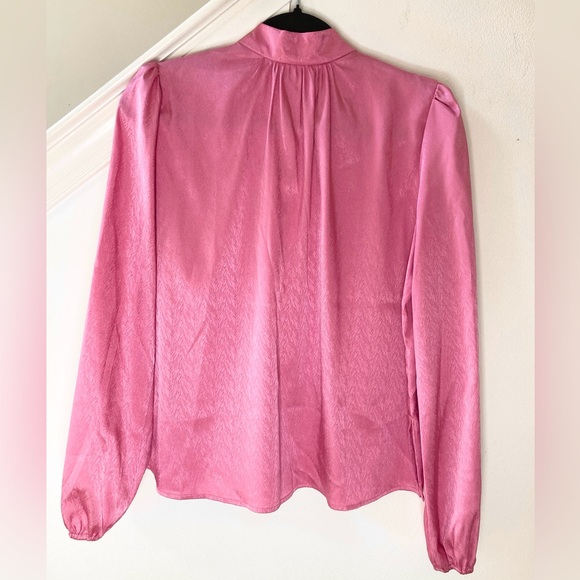 WAYF Bloomingdales NWT Oversized XS Pink Blouse with Rhinestone Buttons - Picture 4 of 7